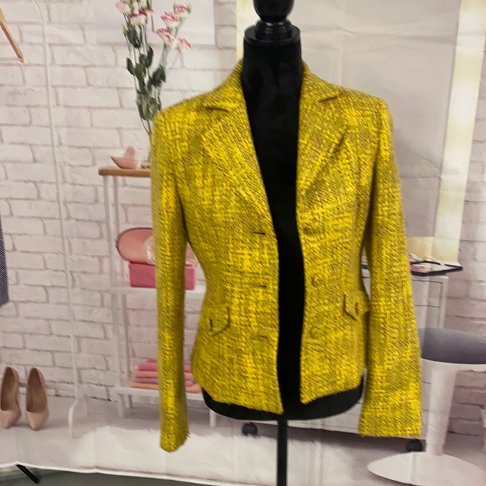 To the Max Yellow Blazer Size 6